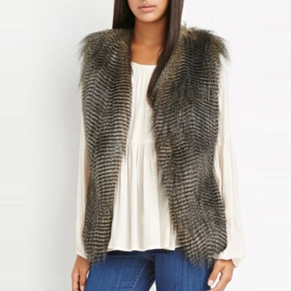 Forever 21 Sweaters - Faux fur vest
